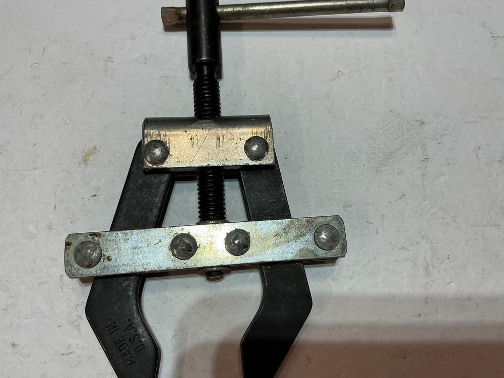Jaw end roller chain puller fits 40, 50, 60, 80 chain USA made
