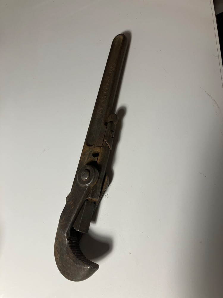 ATLAS 10 pat.1888 ADJUSTADLE PIPE WRENCH