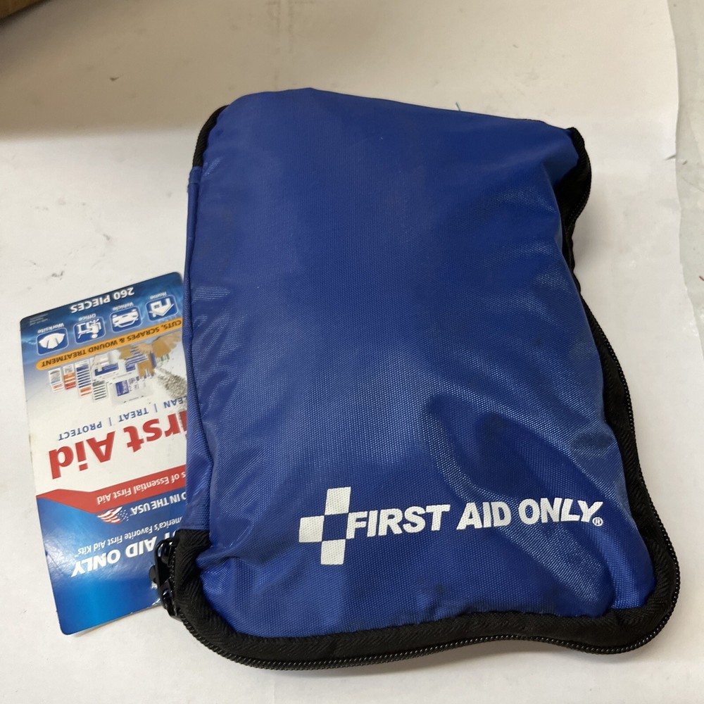 FIRST AID ESSENTIALS FIRST AID KIT, FABRIC POUCH, 260 PC - EXP 06/2026