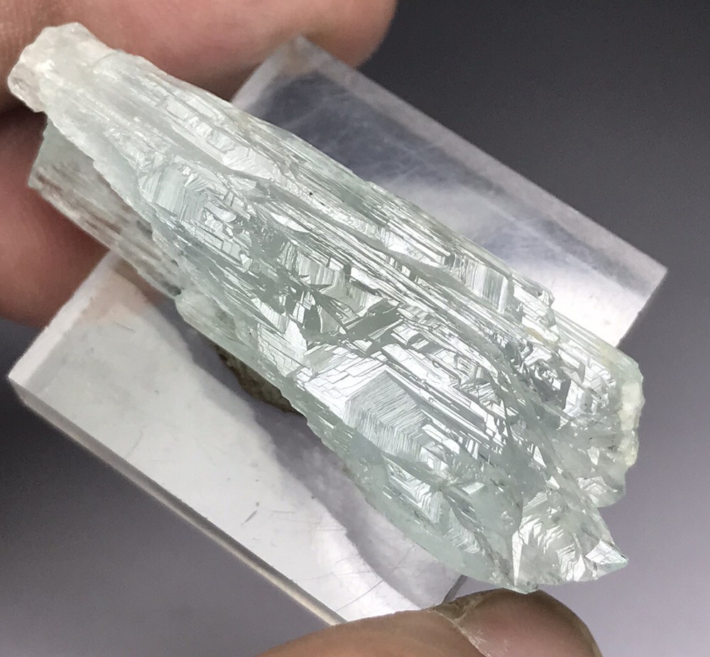 DT Aquamarine Crystal With Unique Etching