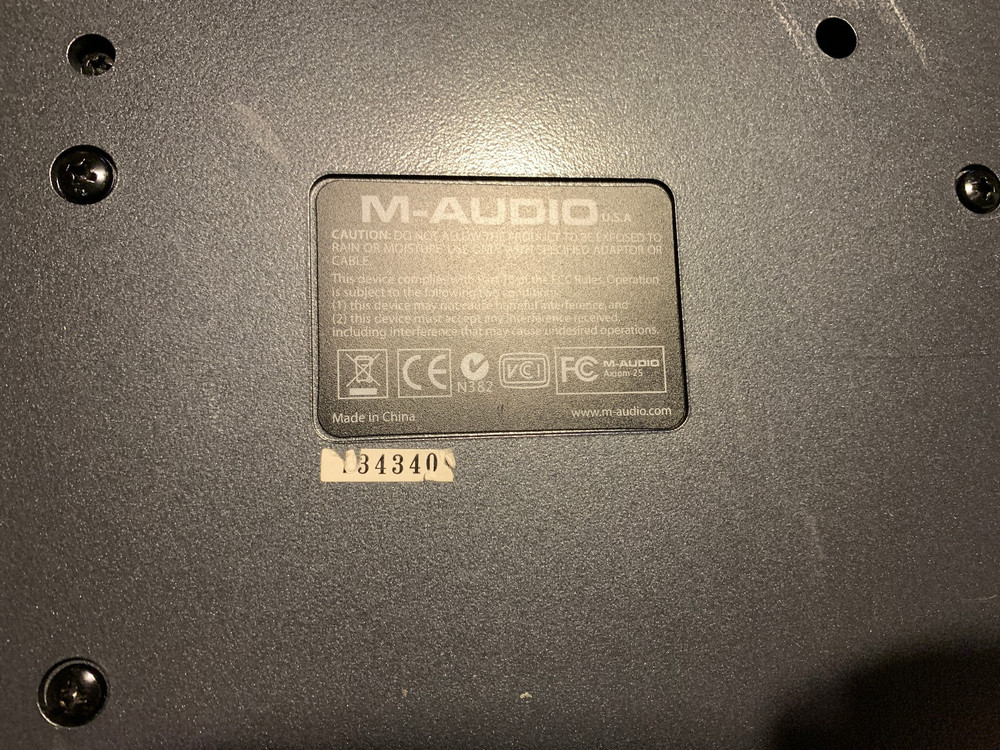 M-Audio Axiom 25 USB MIDI Controller – Compact ,Pre-Owned.