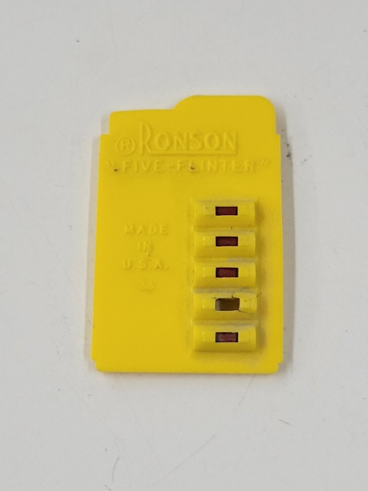 Vintage Ronson Cigarette Lighter With 4 Ronson Flints. Lighter Untested. USA