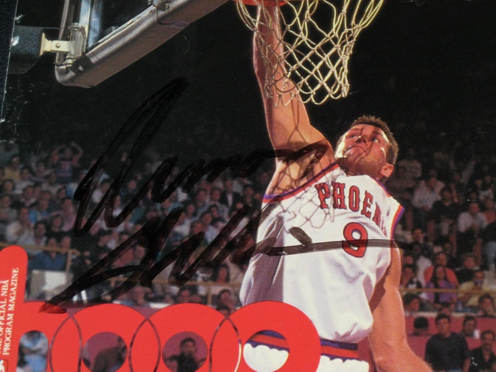 Dan Majerle AUTOGRAPHED Hoops Magazine