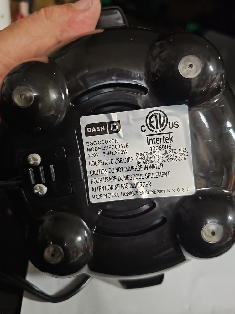 Dash Rapid Egg Cooker Model DEC005TB – Works Great – Black