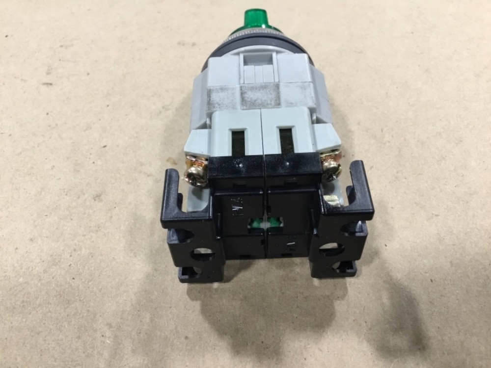 Idec ASLN Green Selector Switch 24V #005E3