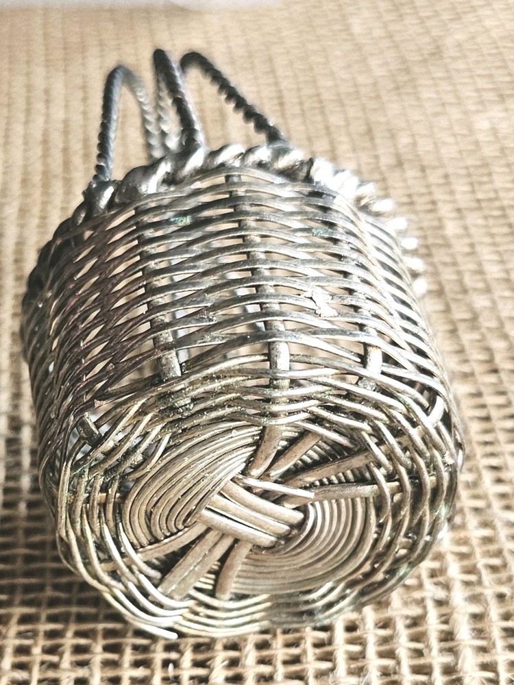 Minature Silverplated Woven Round Wire Backet 3"x2"