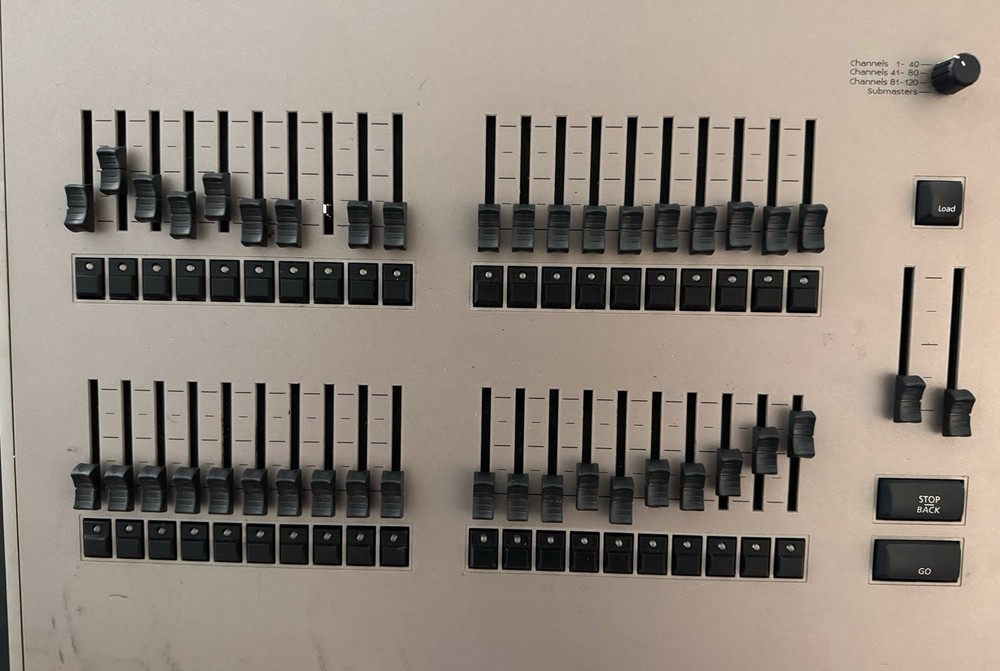 ETC Element 40 Theater Lighting Console - 250 Channel DMX
