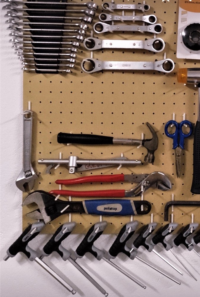 Pegboard Tool Holder Hook - Universal Wall Mount Organizer for Workshop Garage T