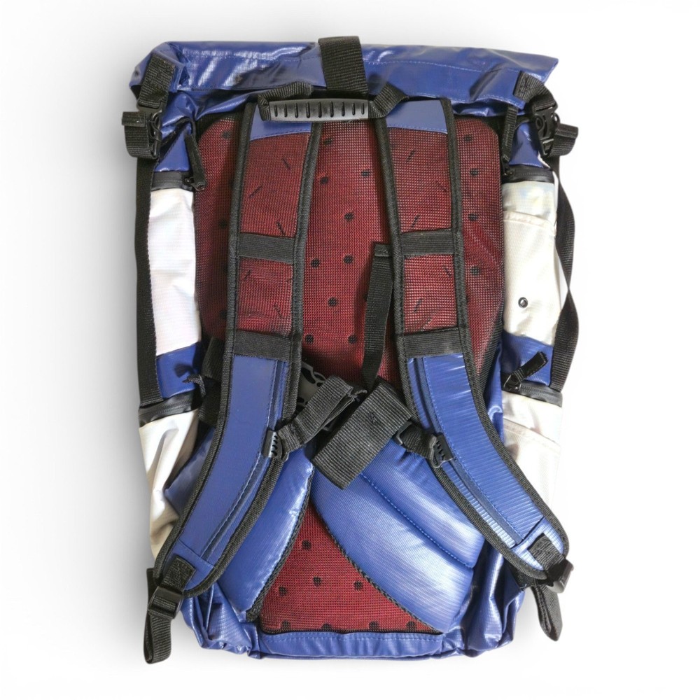 Ozark Trail Gustabus 32L Backpack, White/Navy, Hydration Ready [DISCOLORATION]