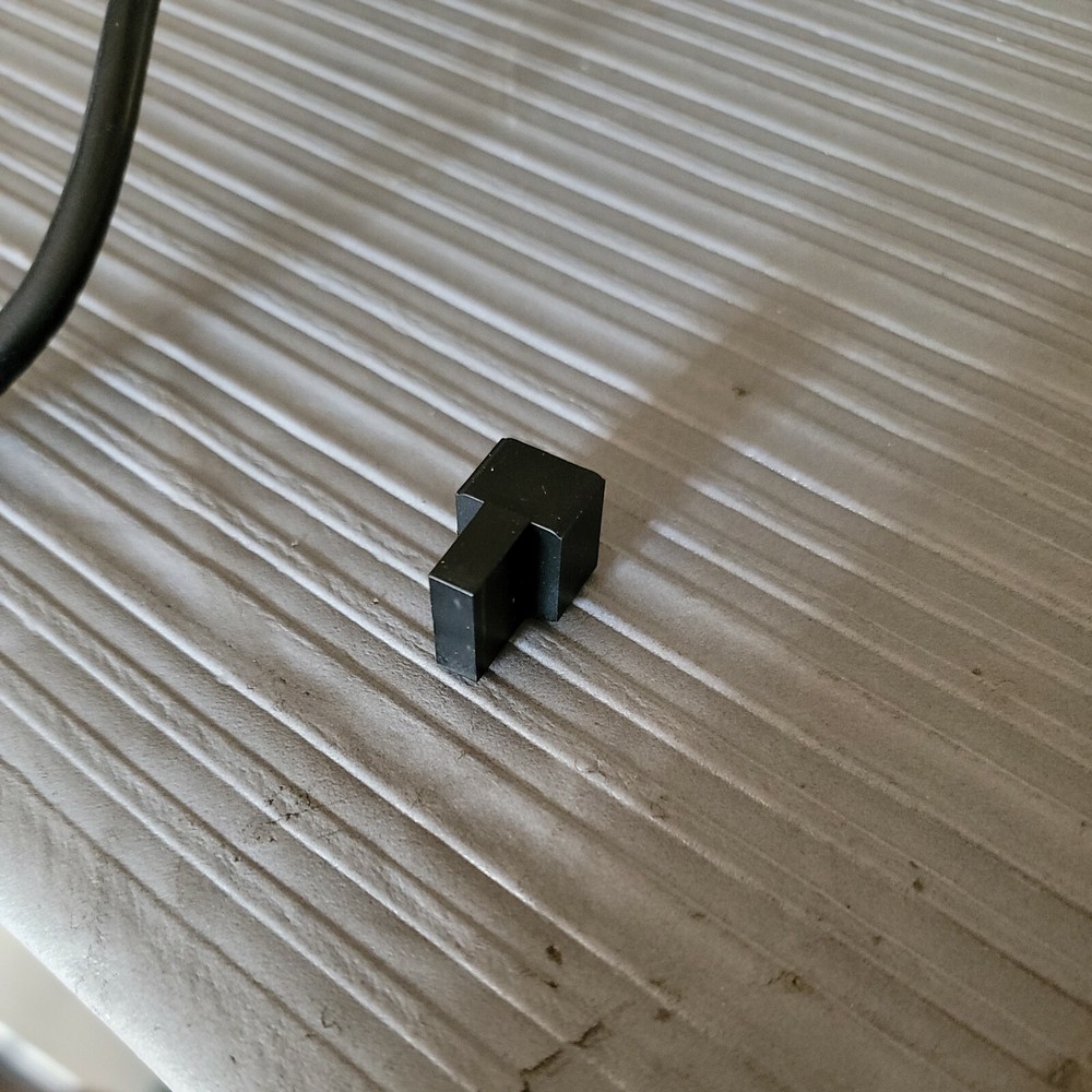 Yamaha M60 Amplifier Speaker Button