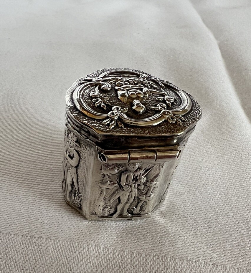 Antique 19th C Dutch Sterling Silver Repousse Pill Box