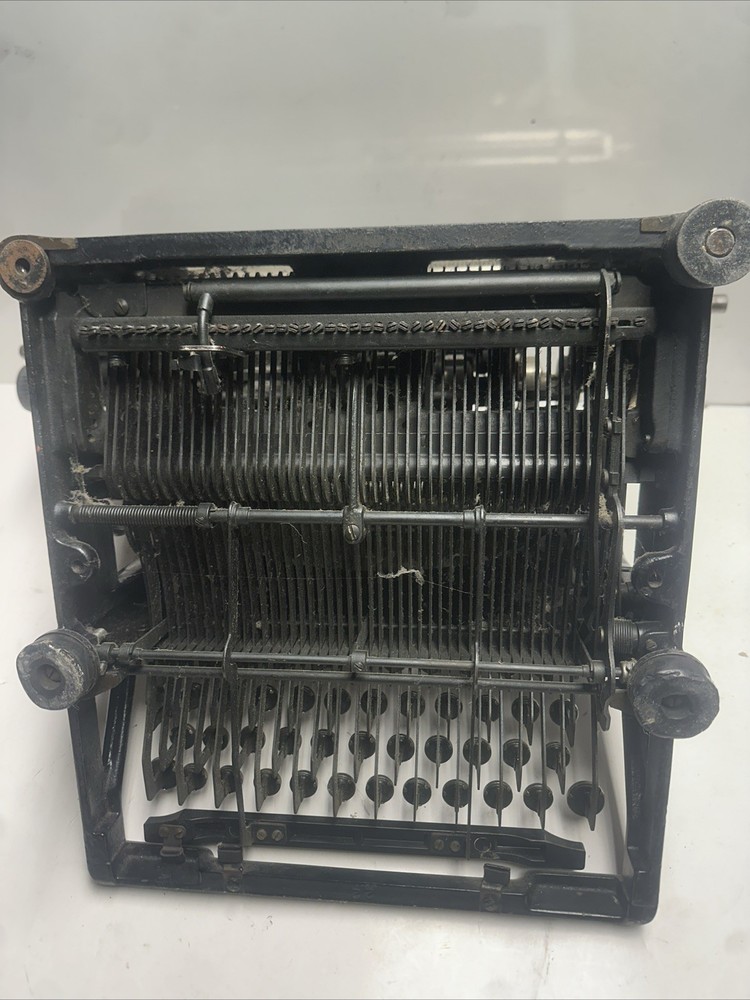 Underwood Typewriter #5 Serial #2425448 NEEDS TLC READ