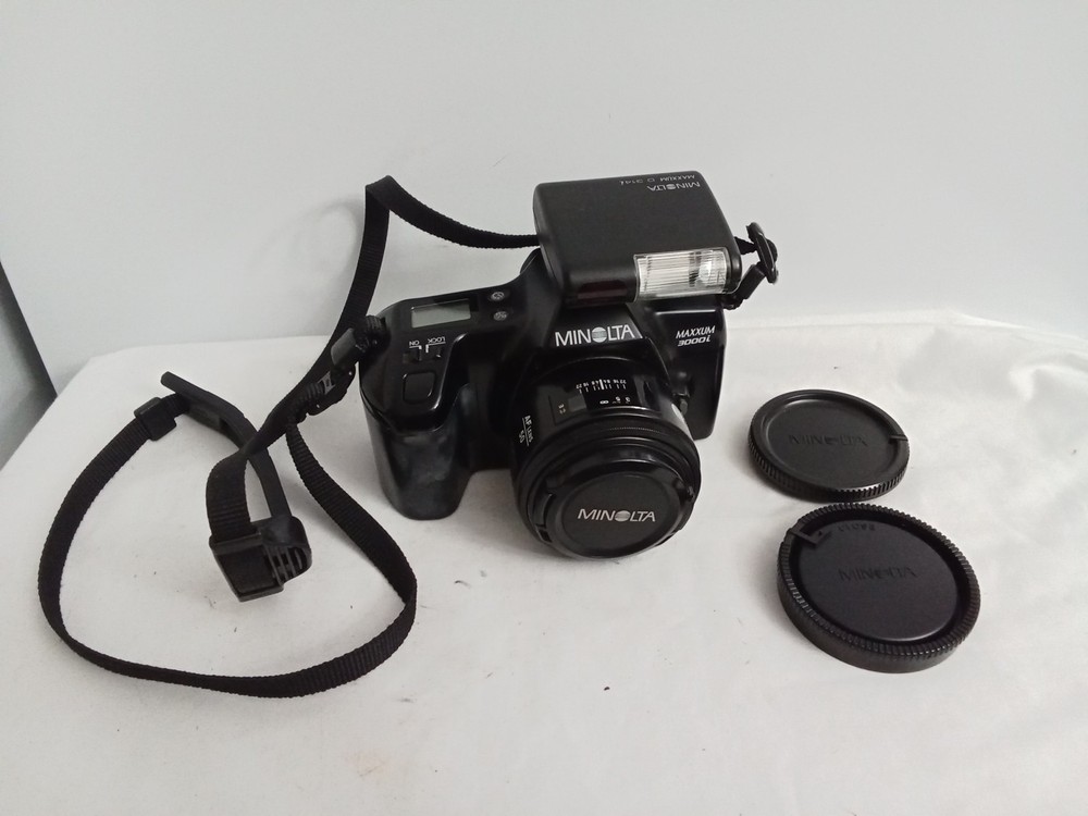 Minolta Maxxum 3000i 35mm Camera With Flash Untested