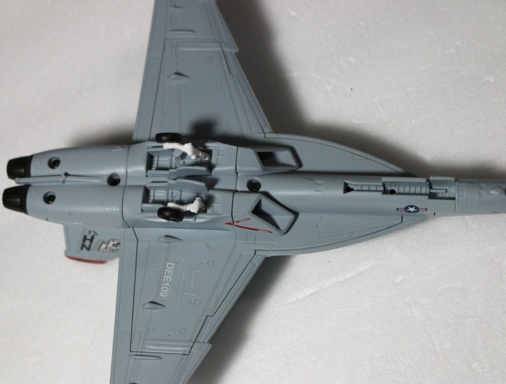 2009 UNIMAX DEE 109 VFA-41 PLANE