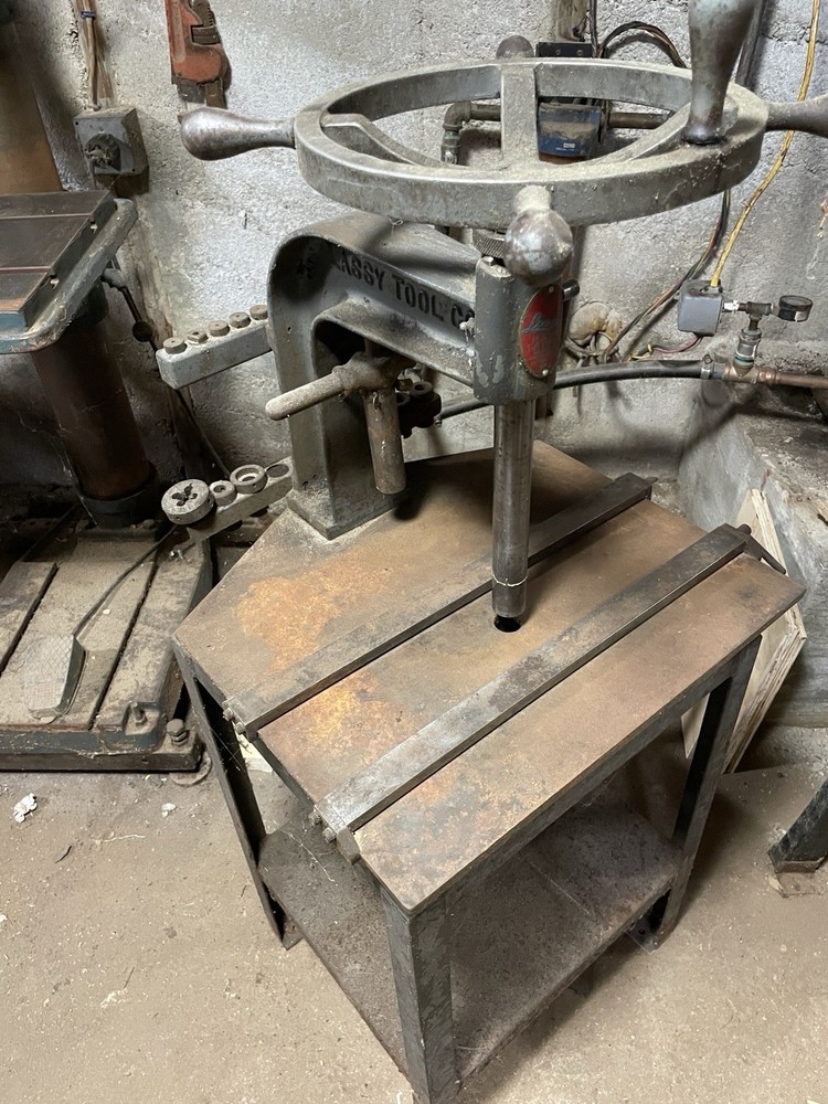 Lassy 12F Thread Tapping Machine with Tooling