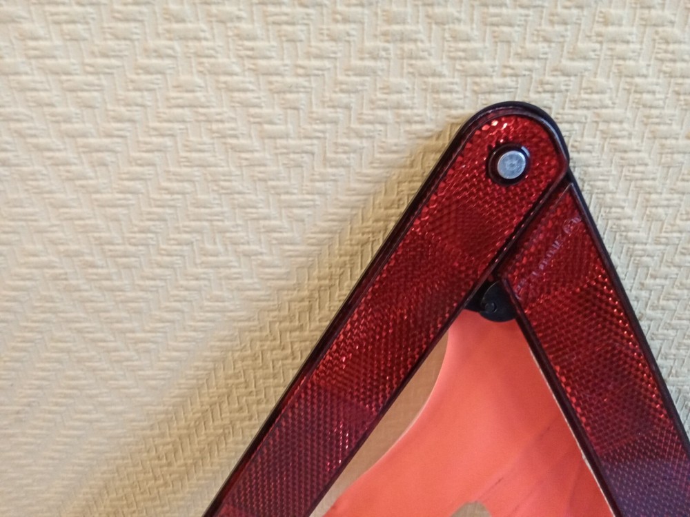 Opel Insignia A warning triangle 93199658