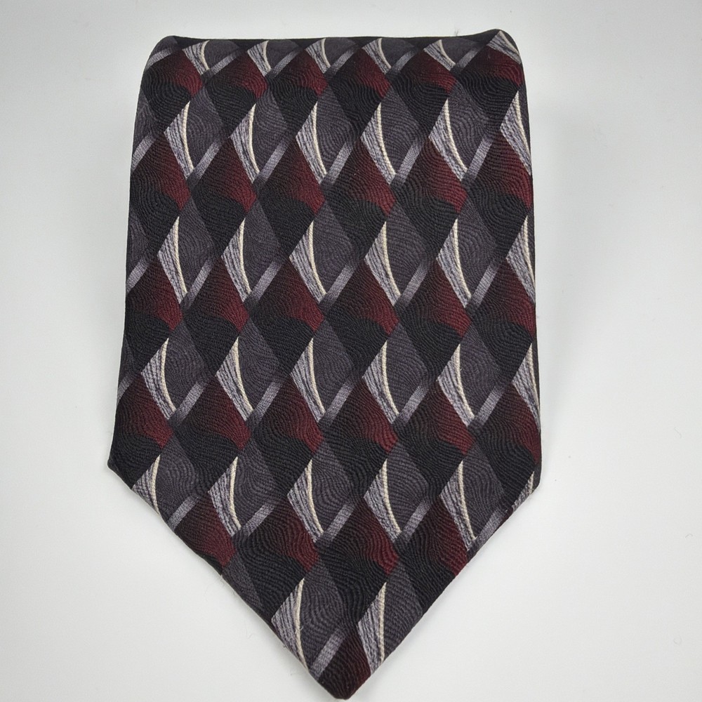 Alexander Lloyd 100% silk patterned tie 63”x4” long necktie