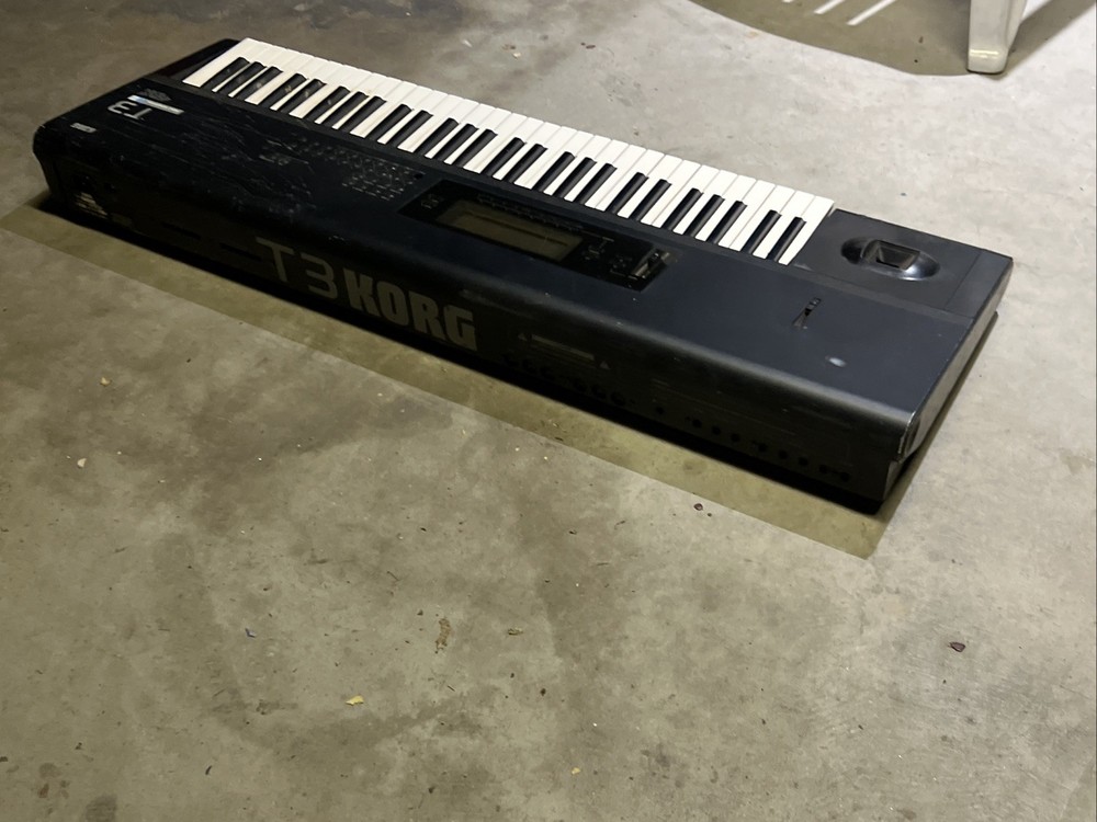 Korg T3 Keyboard - For Parts