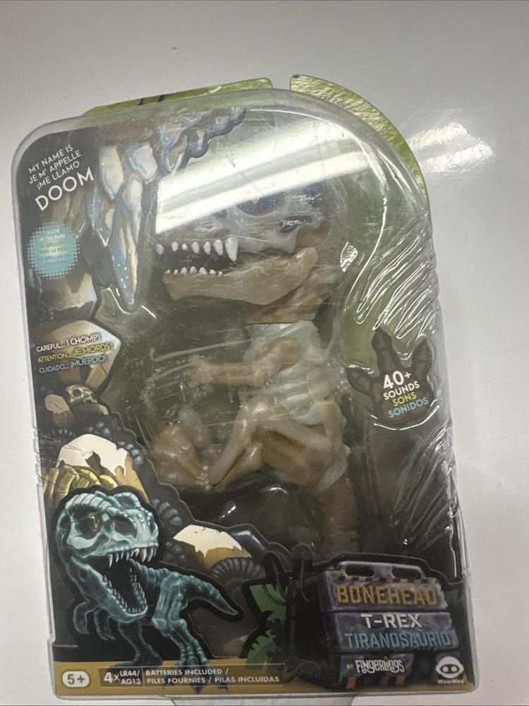 Fingerlings Untamed DOOM Raptor Velociraptor Bonehead Skeleton