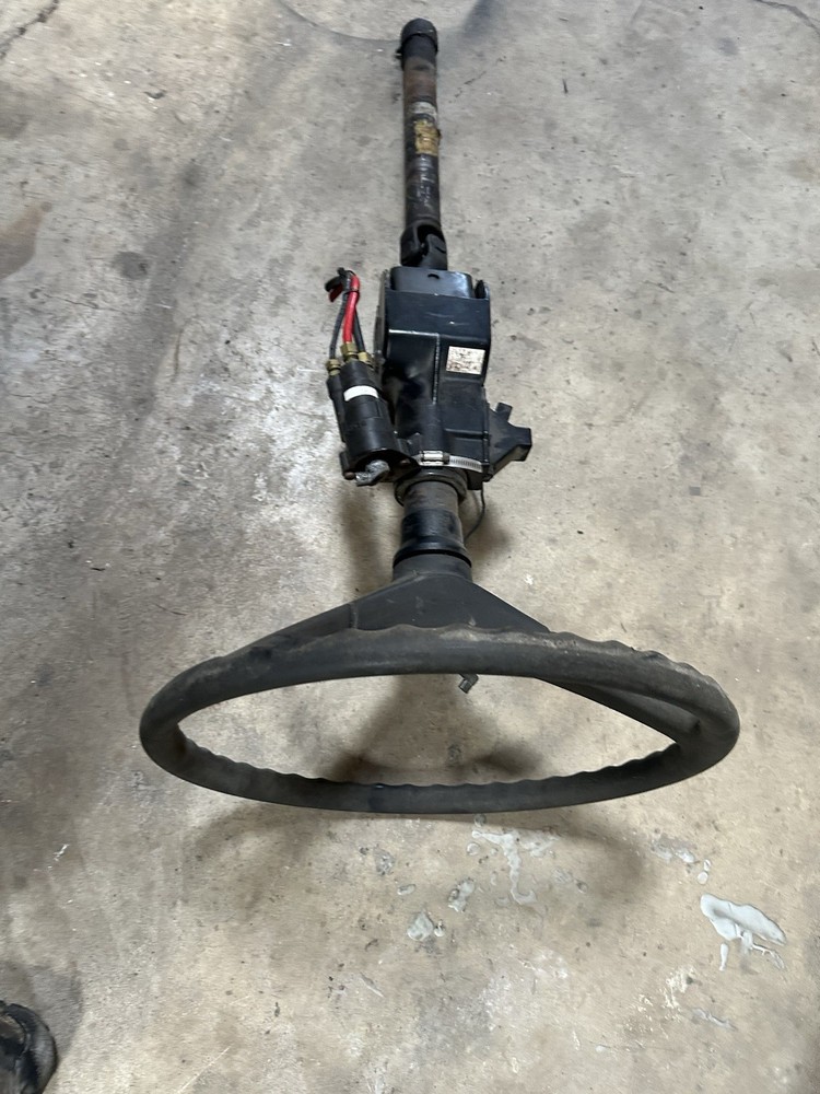 Freightliner FLD120 Steering Column - Used