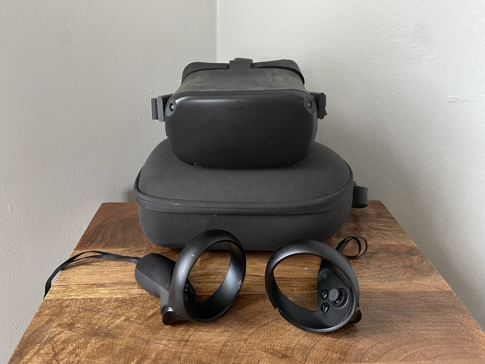 Meta Oculus Quest 1 VR Virtual Reality Headset MH-B Controllers & Case Untested