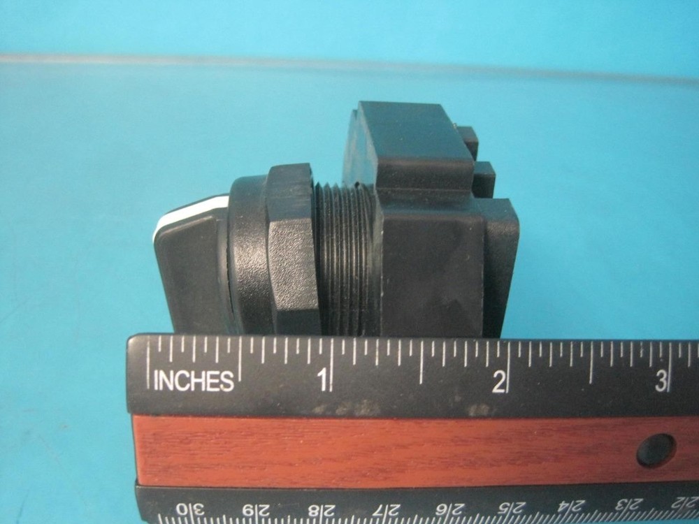 HSS03-SHWE-CBFSR SELECTOR SWITCH New in Box