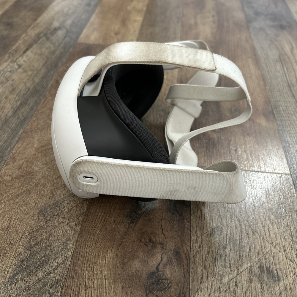 Meta Oculus Quest 3 - 512GB - Headset ONLY - Good Condition -
