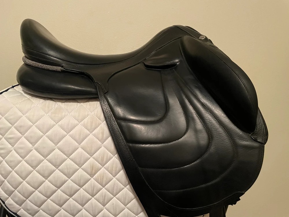 18.5" - 2020 Devoucoux Harmonie, 1A Flap, Normal Tree, *Bling* - Beautiful!