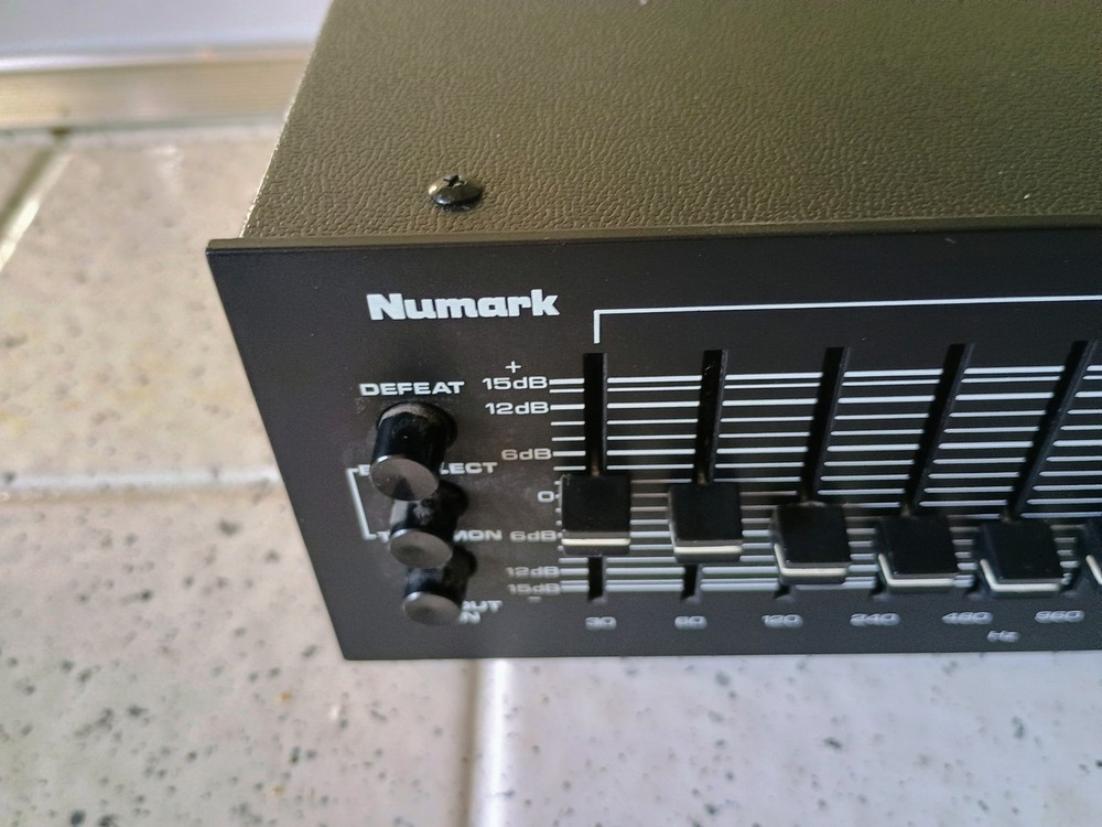 Numark EQ2310 Stereo Frequency Equalizer Tested and Working