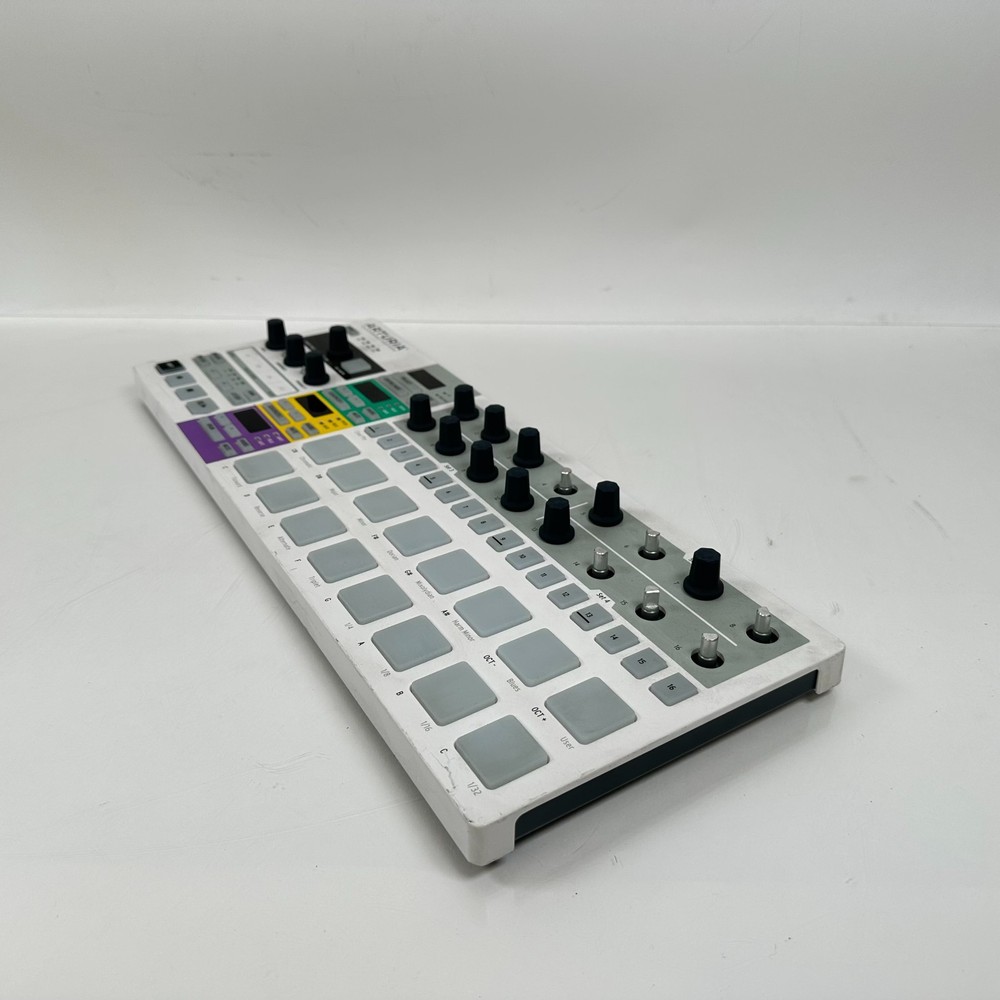 Arturia BeatStep Pro Controller & Sequencer White; AS-IS