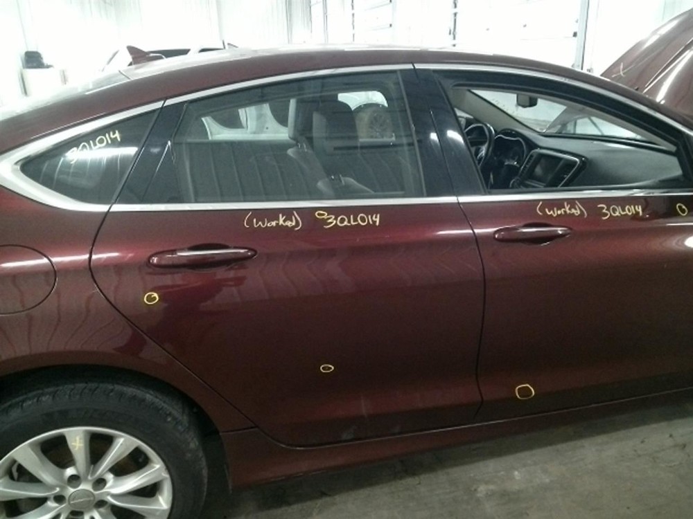 200 2015 High Mounted Stop Light 104753328