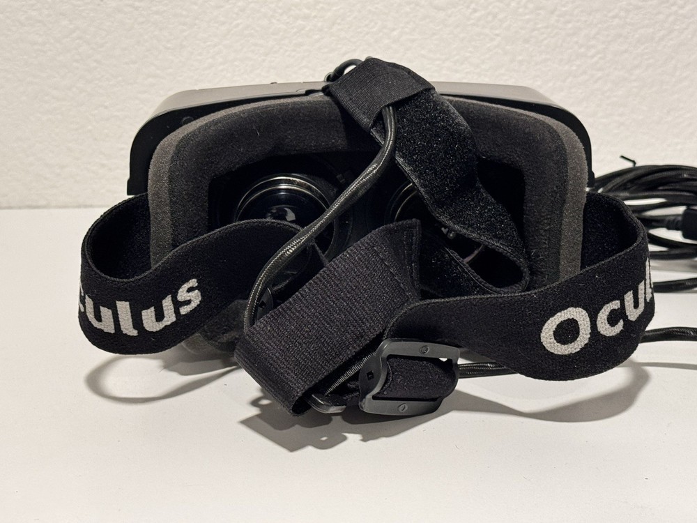 Oculus Development Kit 2 VR Headset + Extras Original Packaging Powers On TESTED