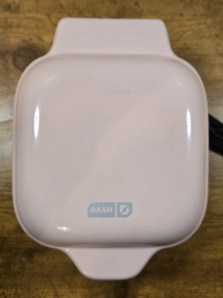 DASH Donut Bite Maker, Pink with Manual, Preowned