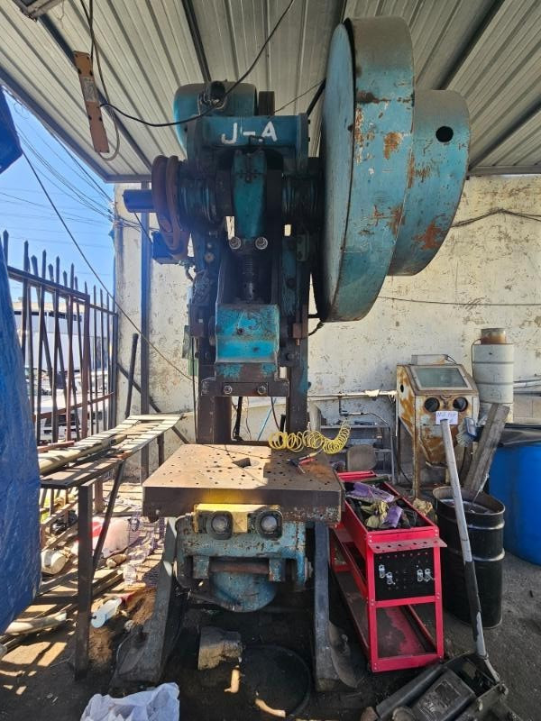75 Ton Punch Press