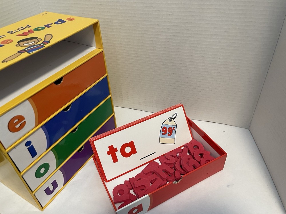 Lakeshore Learning I Can Build Simple Words Educational Kit