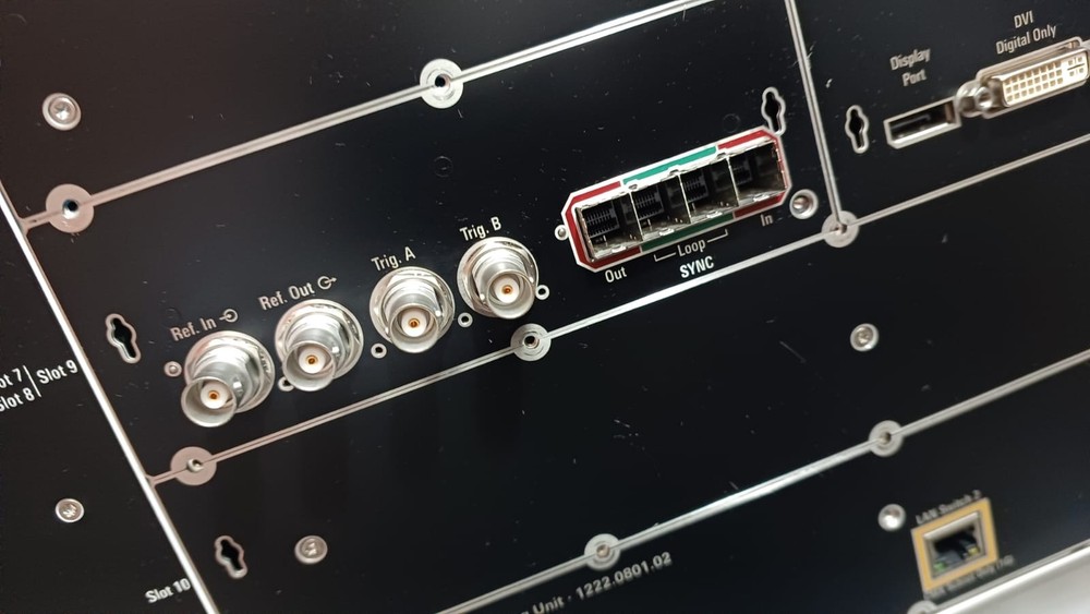 R&S CMX500 RADIO COMMUNICATION TESTER