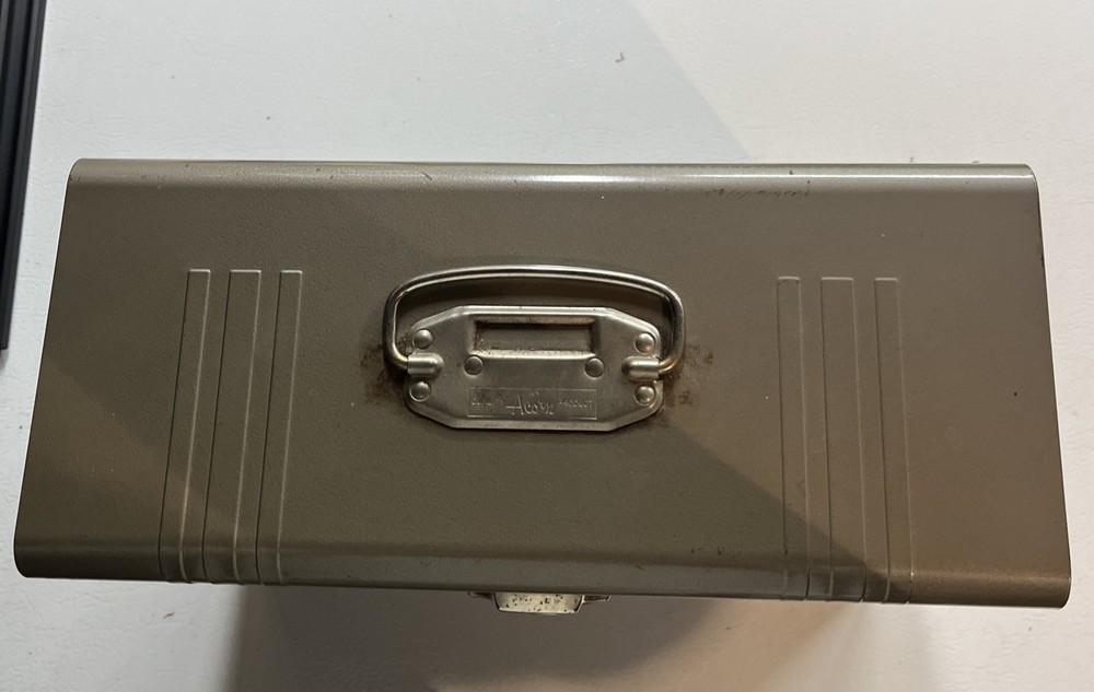 Vintage Lockbox With Handle NICE no key