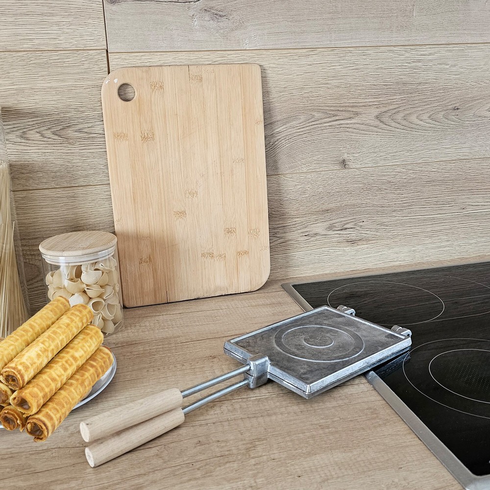 RECTANGULAR ALUMINUM WAFFLE IRON FOR WAFFLE ROLLS MAKING ON THE STOVE