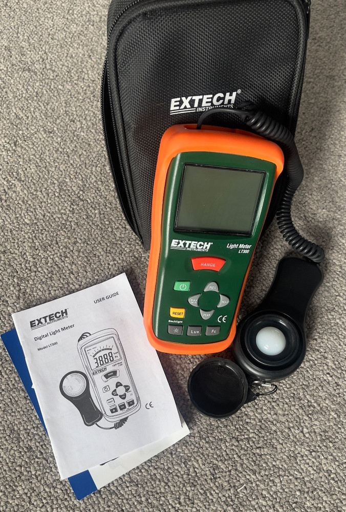 Extech LT300 Light Meter With Backlight Excellent Condition + Case + Manual