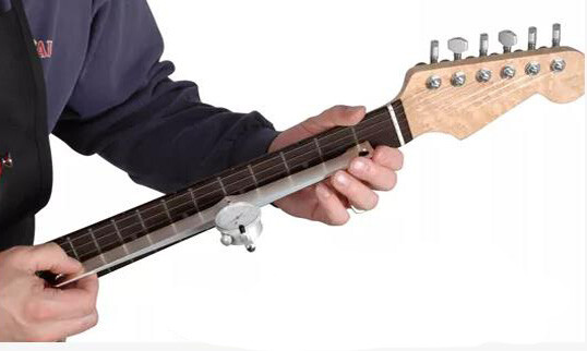 Neck Relief Gauge - Luthier tools