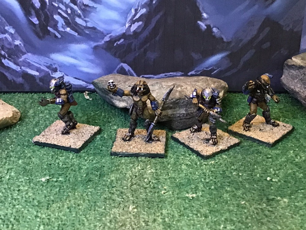Predators (4) 25mm