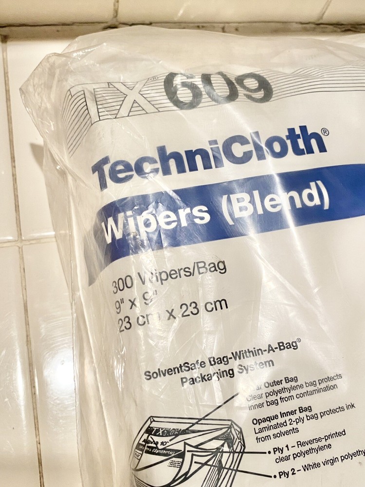 New TX609 TechniCloth Wipers (Blend) 9" x 9" , 300 Wipers
