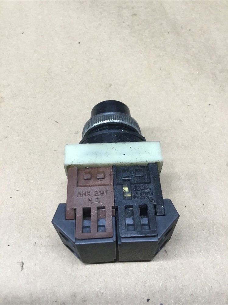 Fuji Electric AH25 Key Selector Switch #718K144