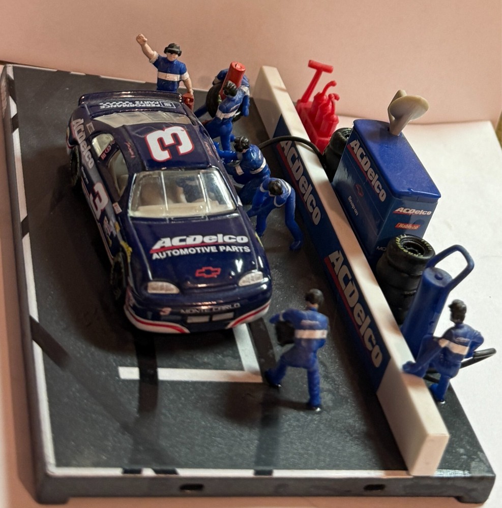 wINNERS CIRCLE NASCAR Datona 500 pit diorama Dale Ernhart #3