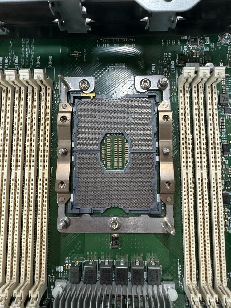 Pure Storage 83-0169-00 Flash Array X20 R2 "NO RAM INTERFACE/SSD"