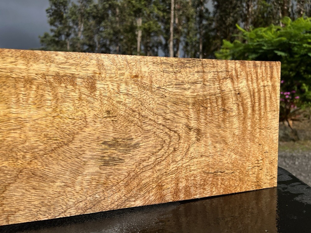 Hawaiian Curly Mango Board #12180