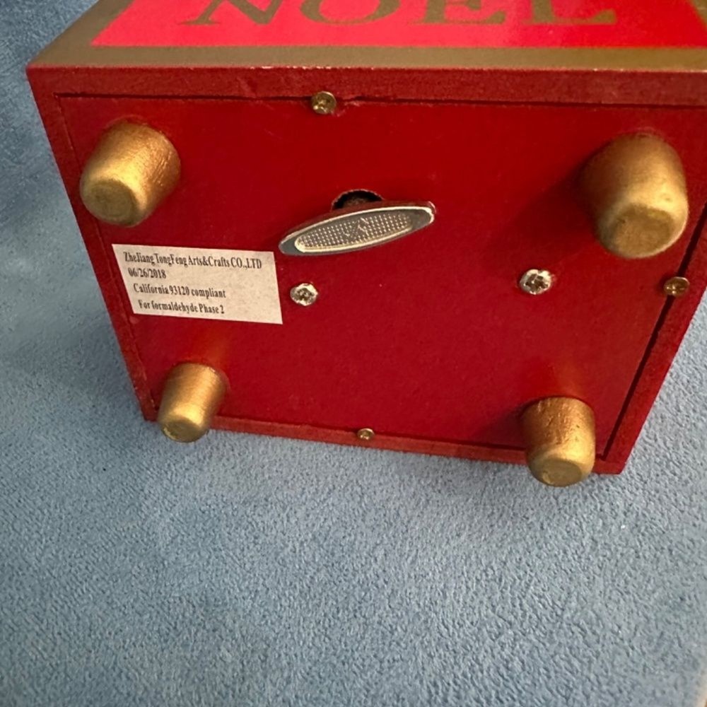 Noel Snowman Musical Nutcracker , music box.