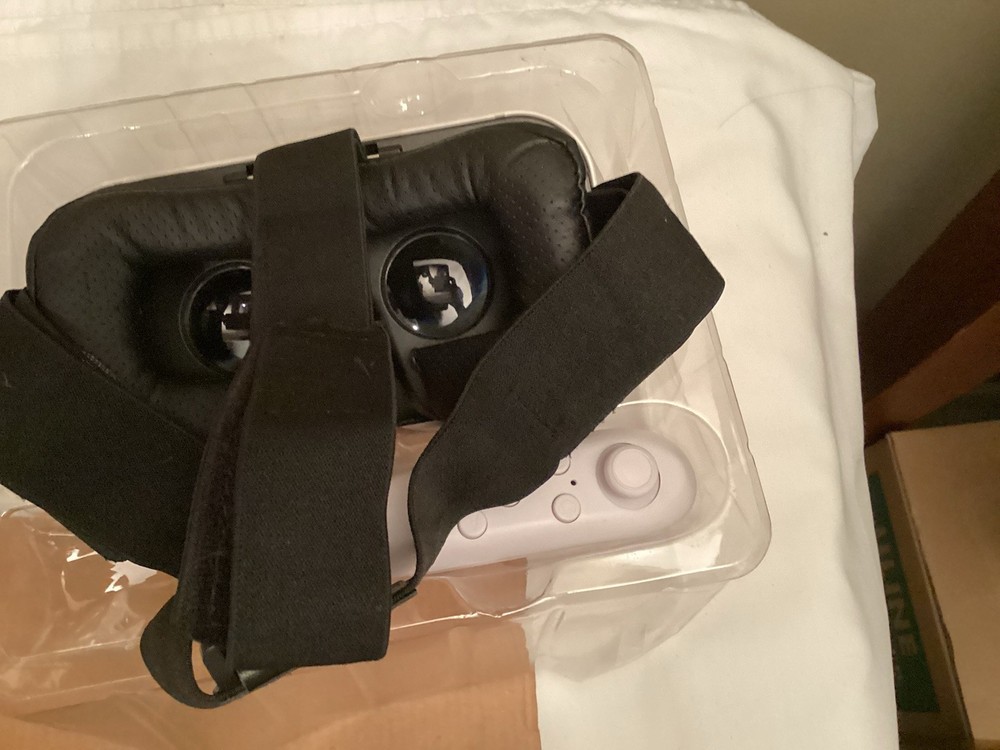 Sharper Image Virtual Reality Smartphone Headset