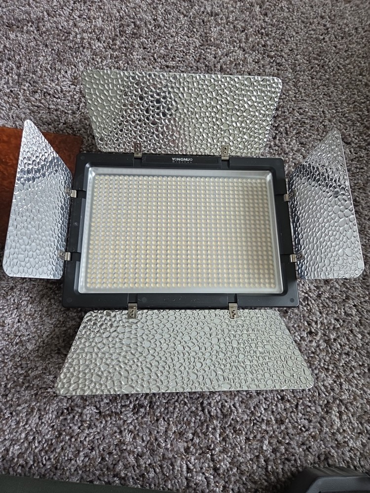 YONGNUO YN900 Wireless LED Studio Video Panel Light Only