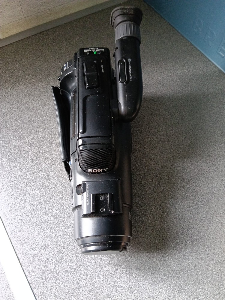 Sony Video 8 Handycam CCD- FX300E Untested